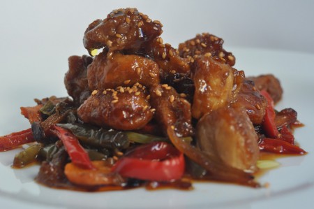 POLLO CON SALSA DE SOJA Y SESAMO